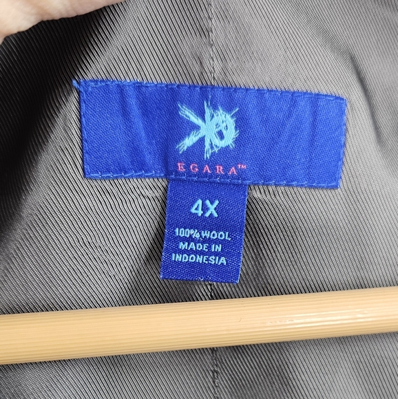 Egara Charcoal Men's Vest - Picture 2 of 11